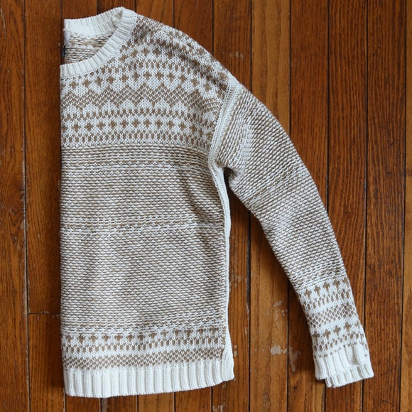 Old Navy Sweaters - Old Navy Patterned Sweater